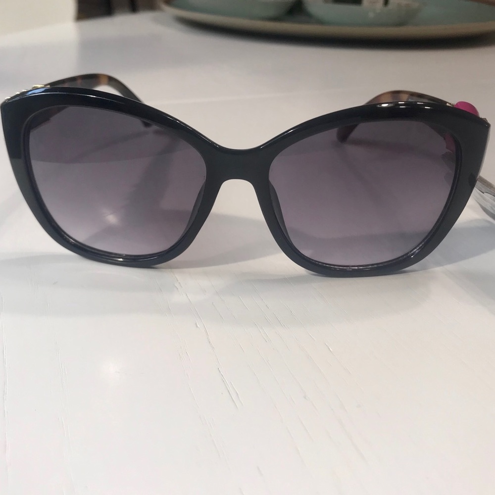 NWT Foster Grant sunglasses with MAXBLOCK
